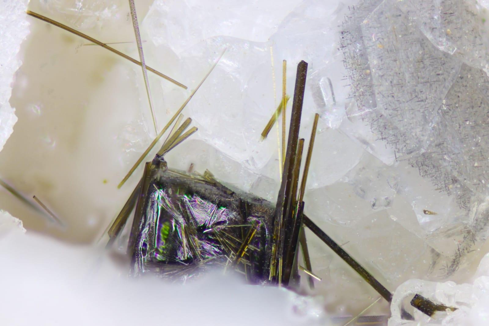 Aegirine-augite mineral — Aegirine Augite Tomeik