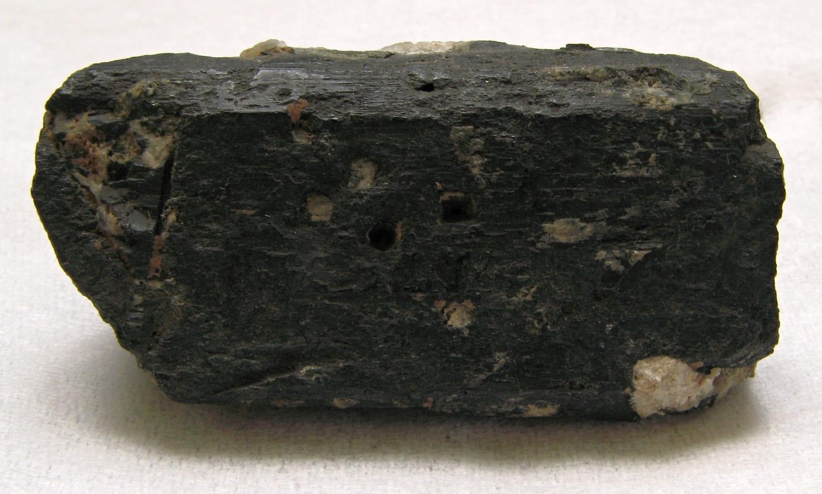 Aenigmatite mineral