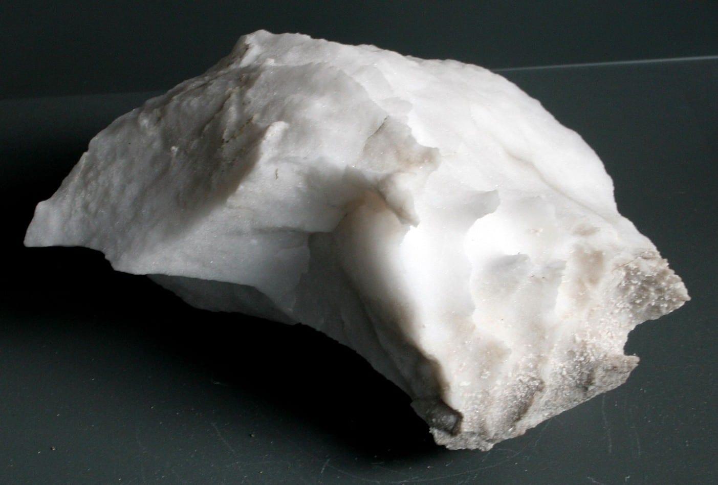 Alabaster mineral