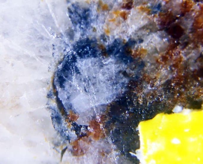 Alumotantite mineral