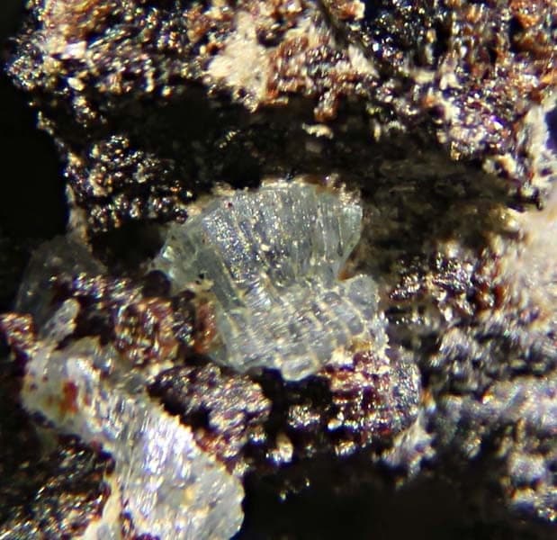 Alvanite mineral