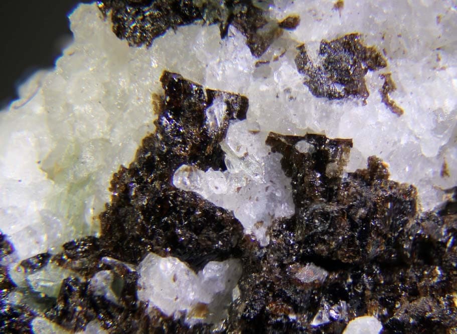Bazirite mineral