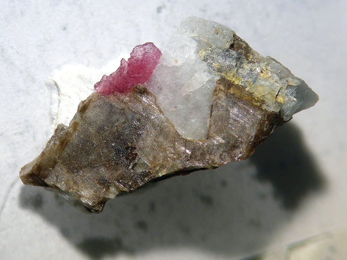 Béhierite mineral