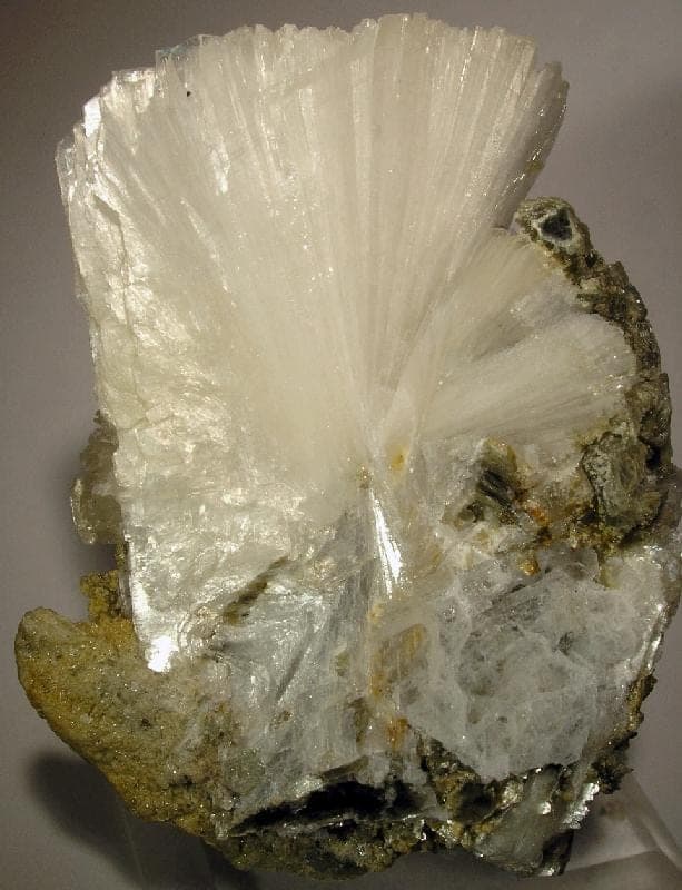 Bertrandite mineral