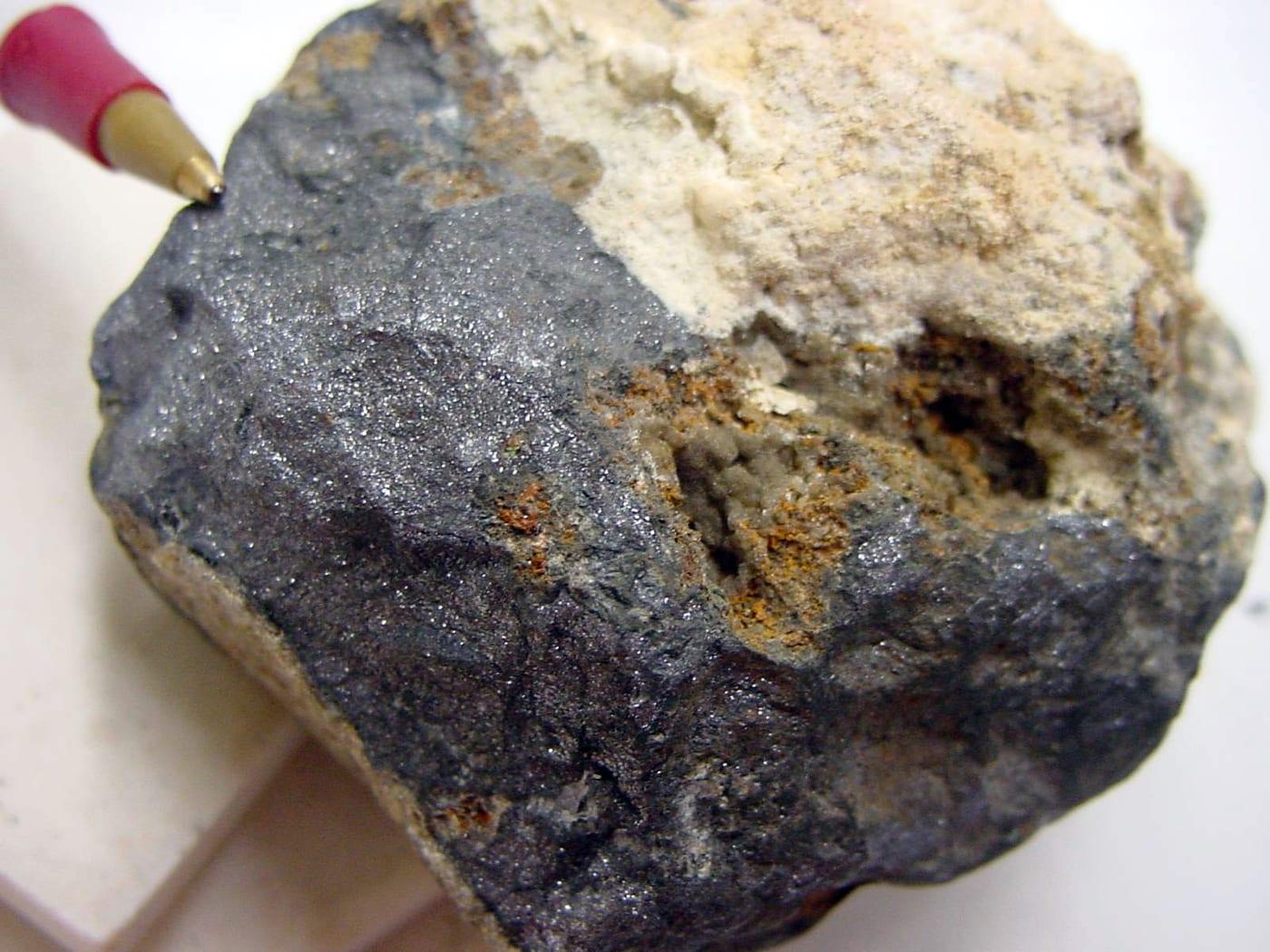 Bismite mineral