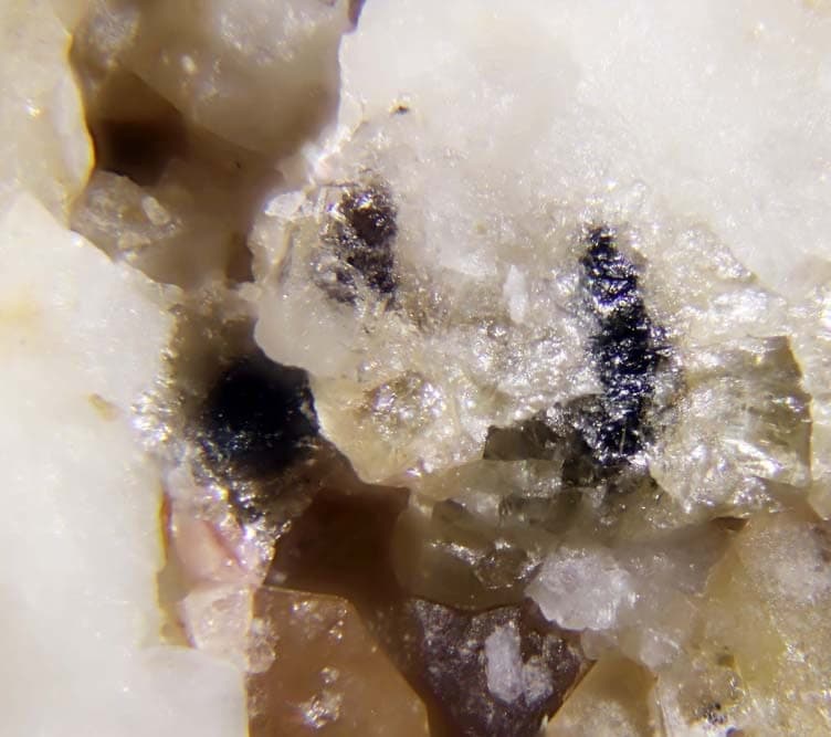 Bismutocolumbite mineral