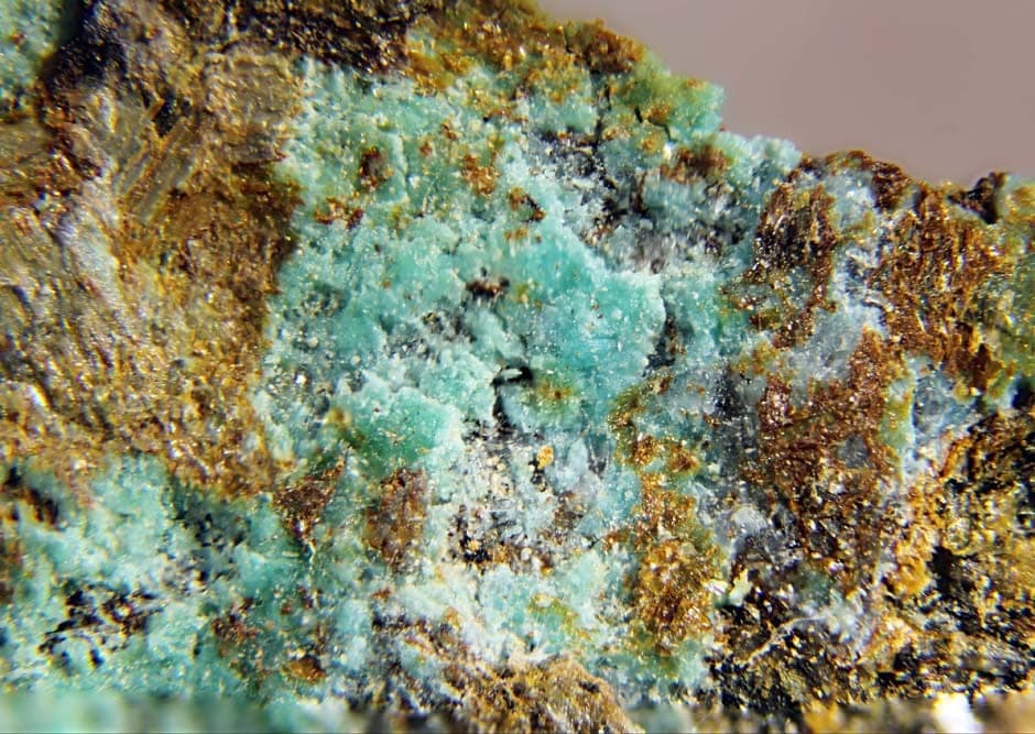 Carrboydite mineral