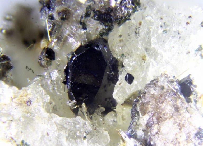 Cleusonite mineral