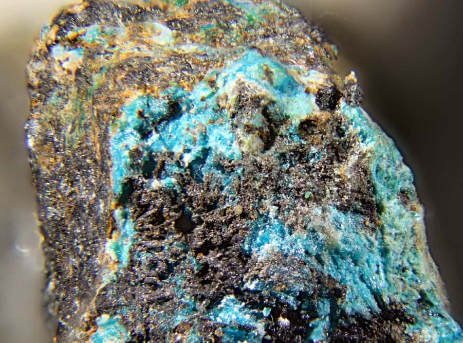 Clinochalcomenite mineral