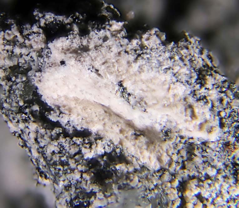 Combeite mineral