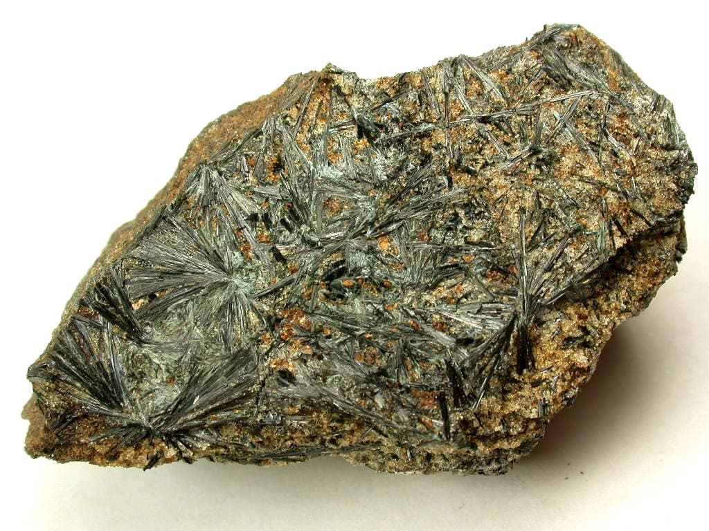 Deerite mineral
