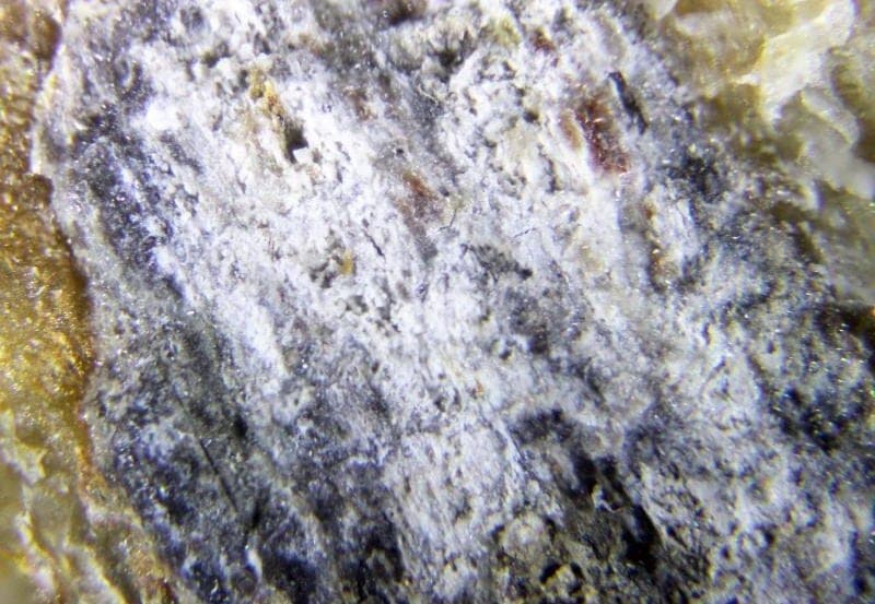 Deveroite-(Ce) mineral — Deveroite (Ce)