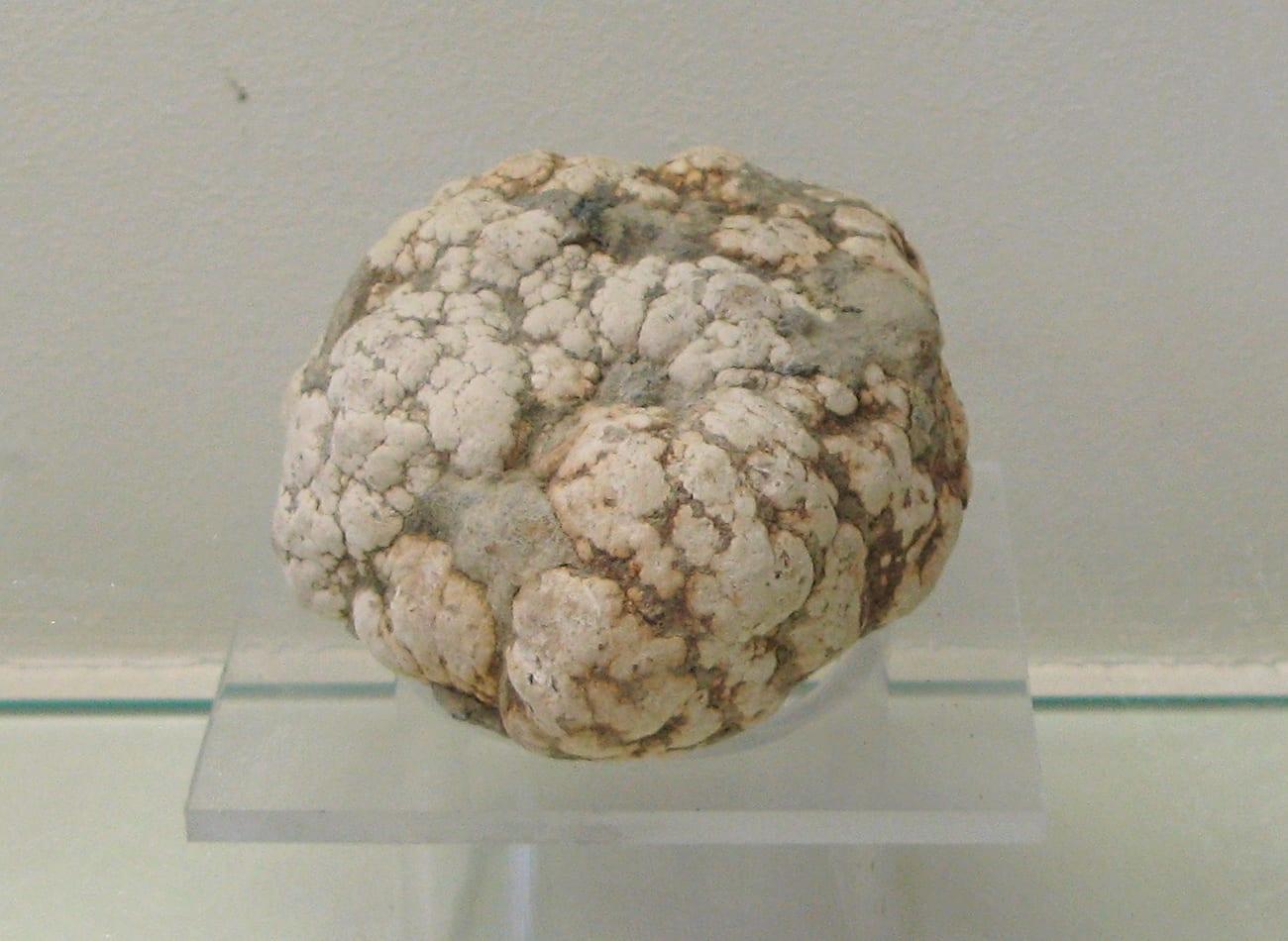 Diadochite mineral