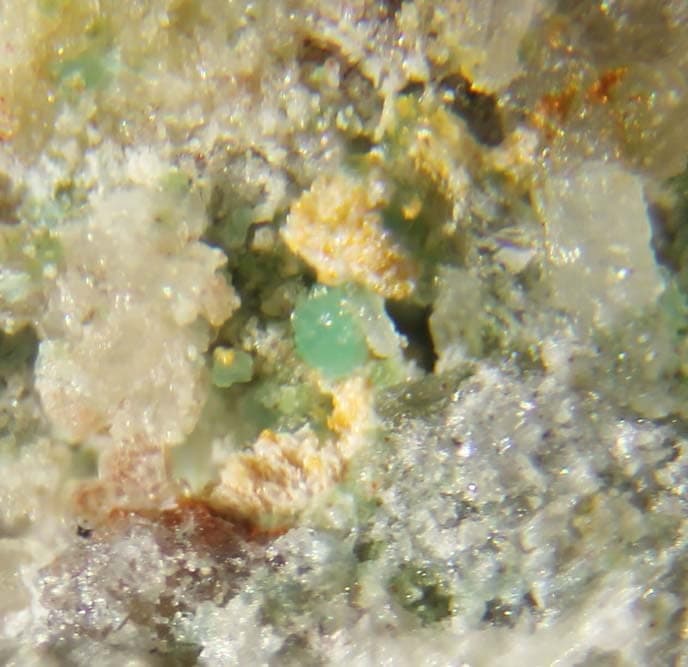 Ferribushmakinite mineral