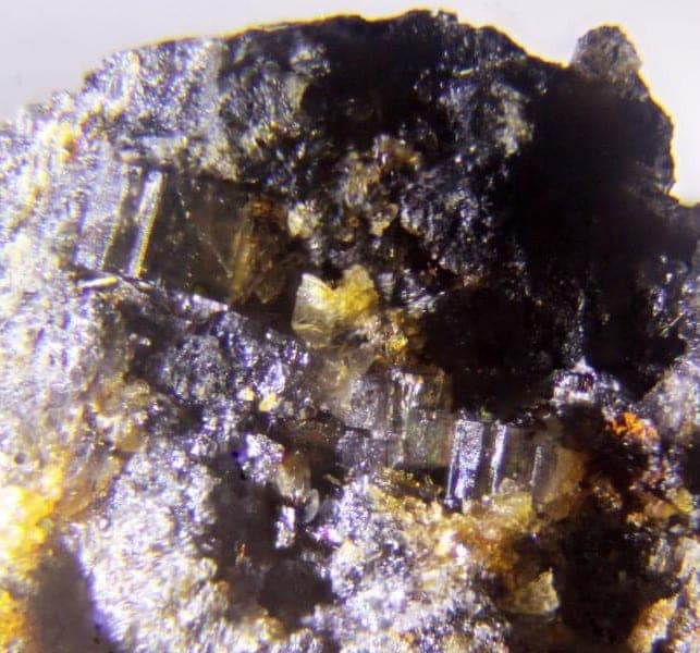 Ferroindialite mineral