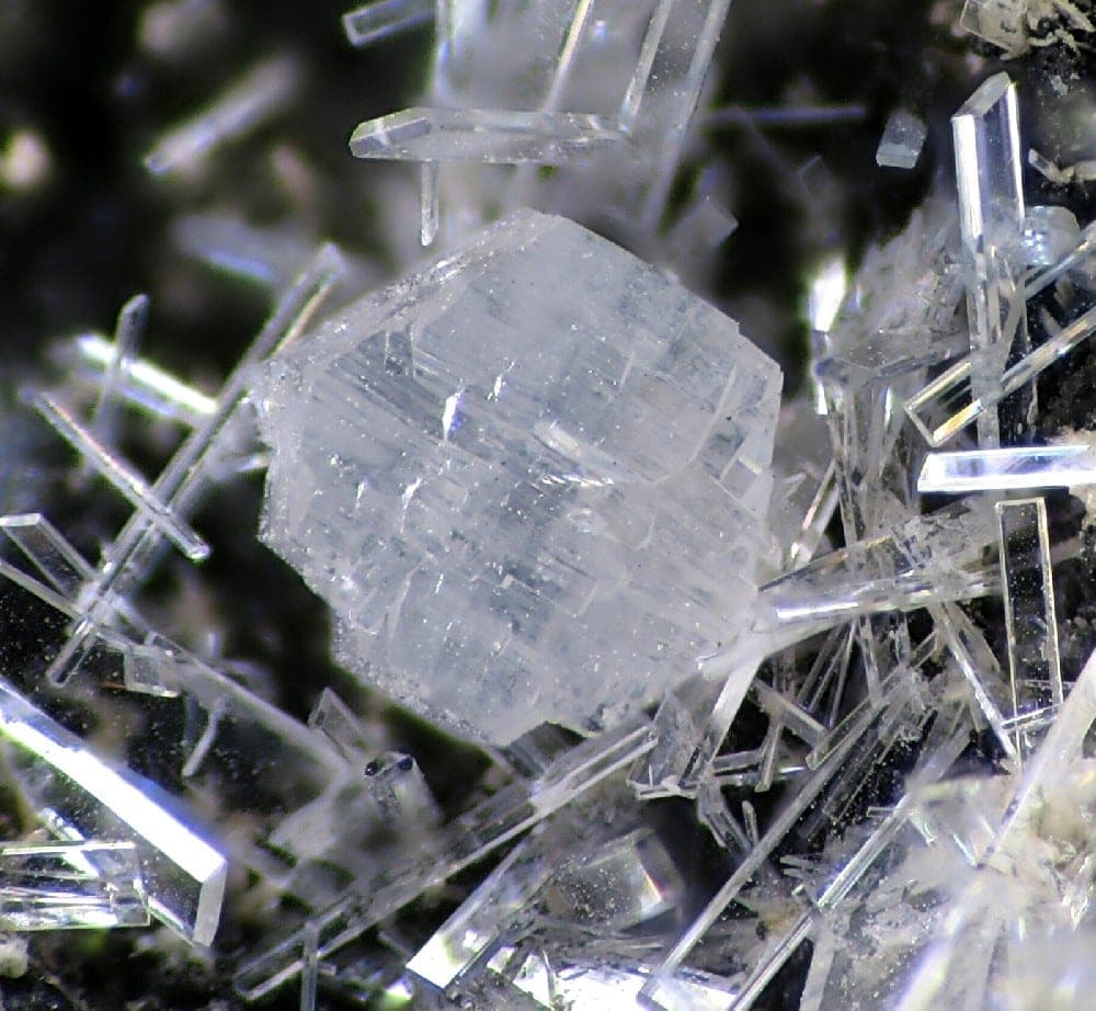 Georgiadesite mineral