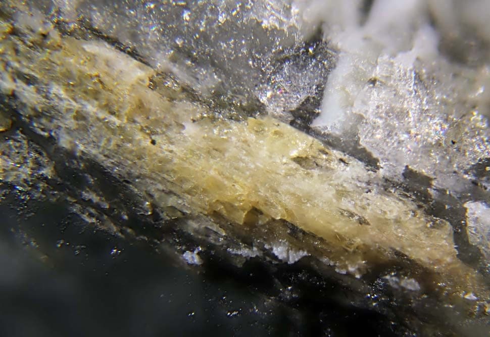 Hainite-(Y) mineral — Hainite (Y)