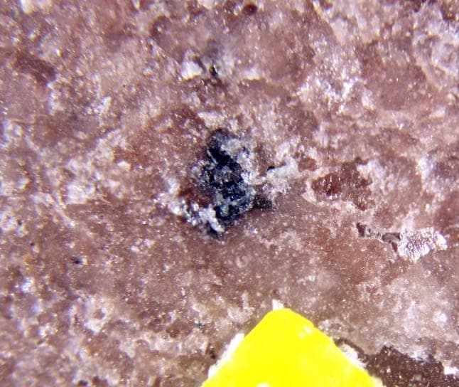 Hemloite mineral
