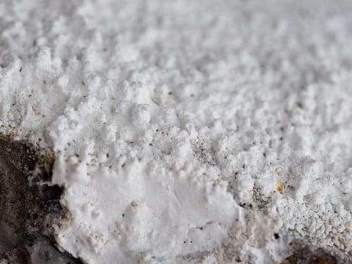 Huntite mineral