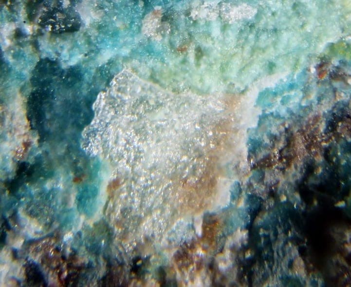 Hyalotekite mineral