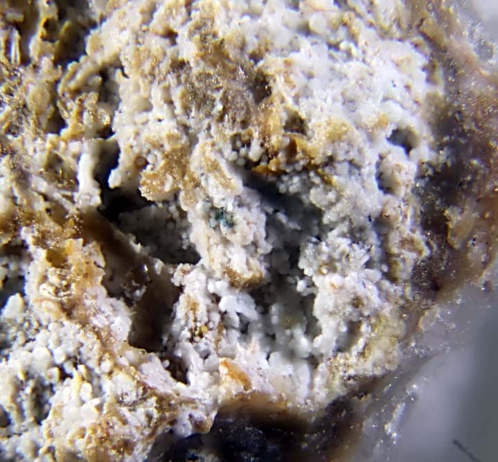 Iangreyite mineral