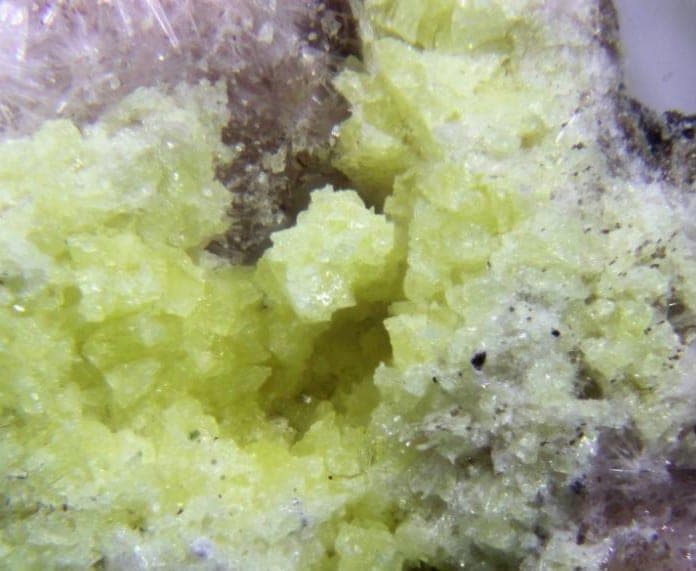 Ilmajokite-(Ce) mineral — Ilmajokite (Ce)