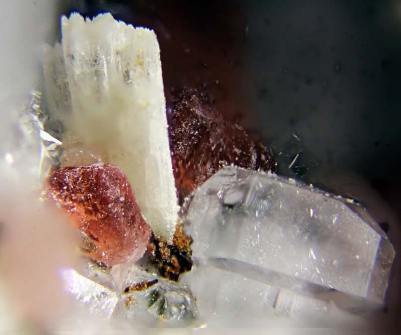 Iraqite-(La) mineral — Iraqite (La)
