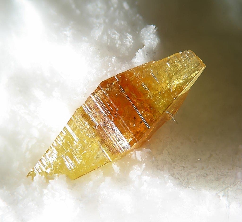 Joaquinite-(Ce) mineral — Joaquinite (Ce)