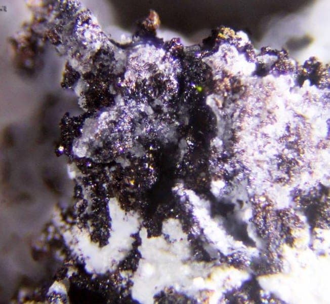 Khesinite mineral