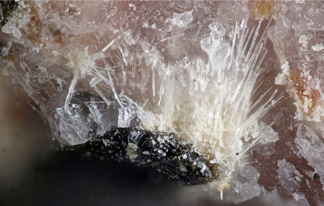 Lintisite mineral
