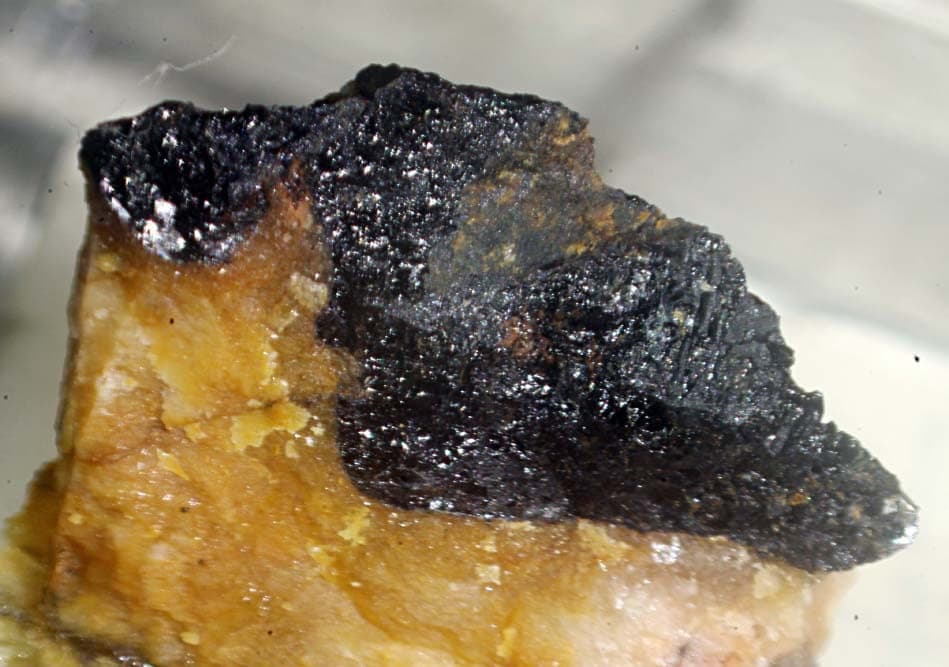 Makarochkinite mineral