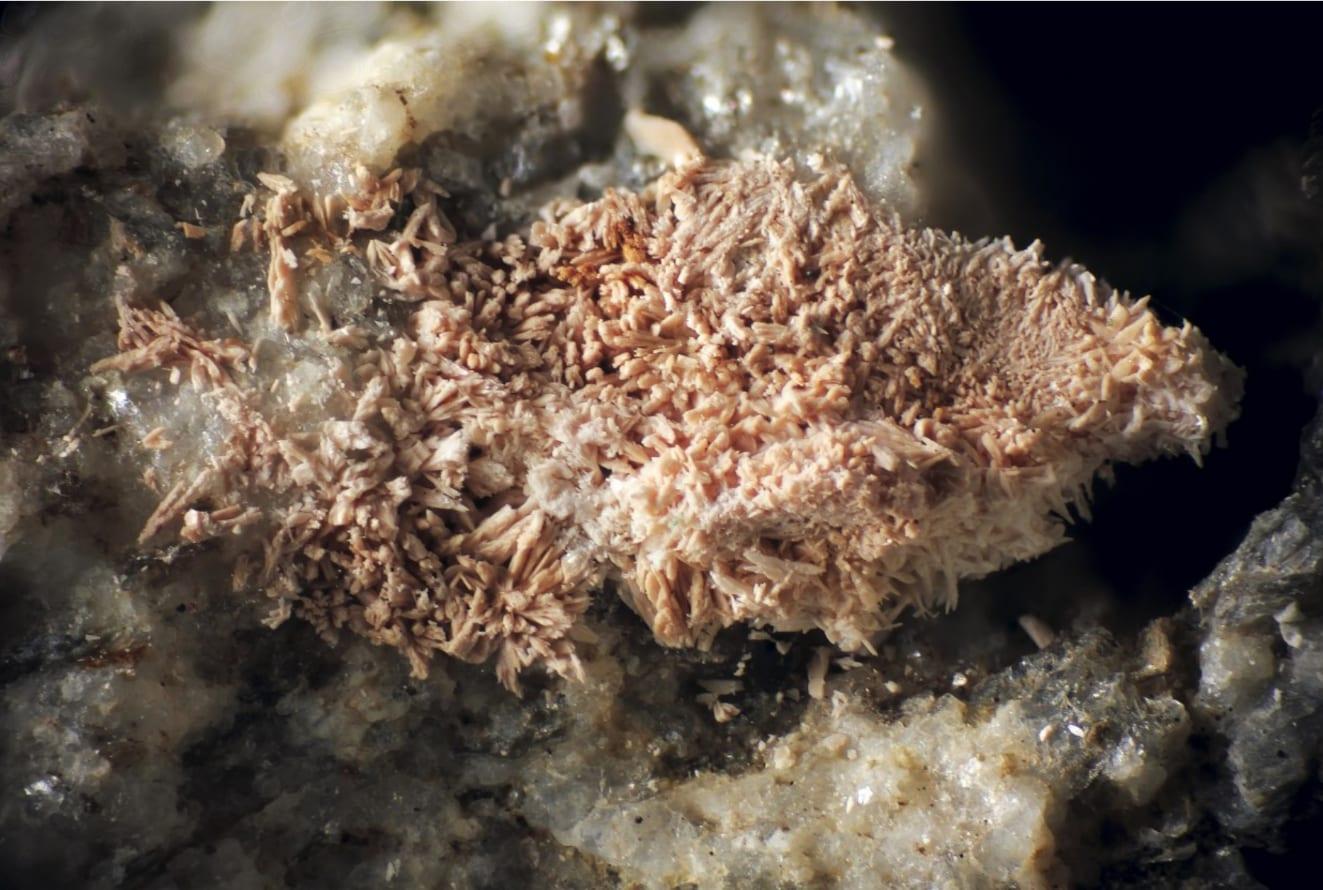 Marchettiite mineral