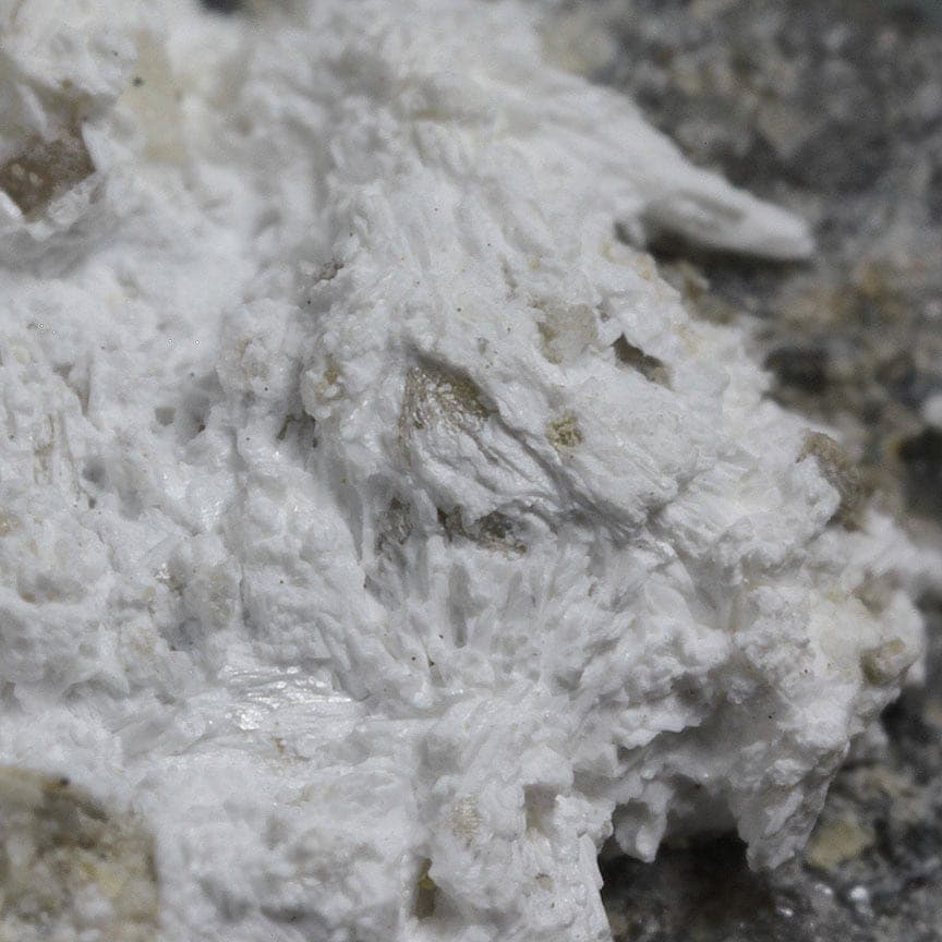Mcnearite mineral