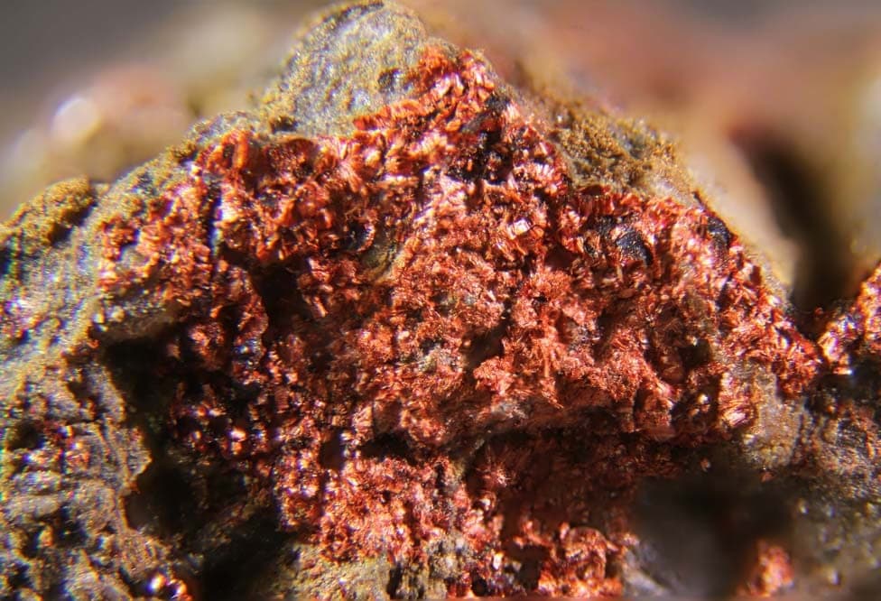 Metahewettite mineral