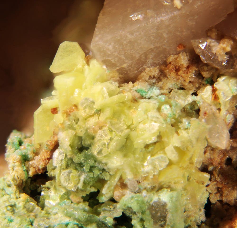 Metanováčekite mineral