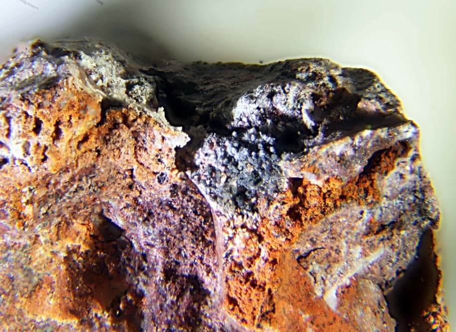 Monteponite mineral