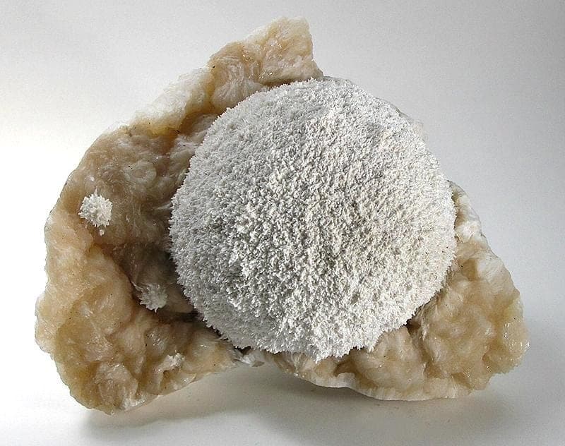 Mordenite mineral