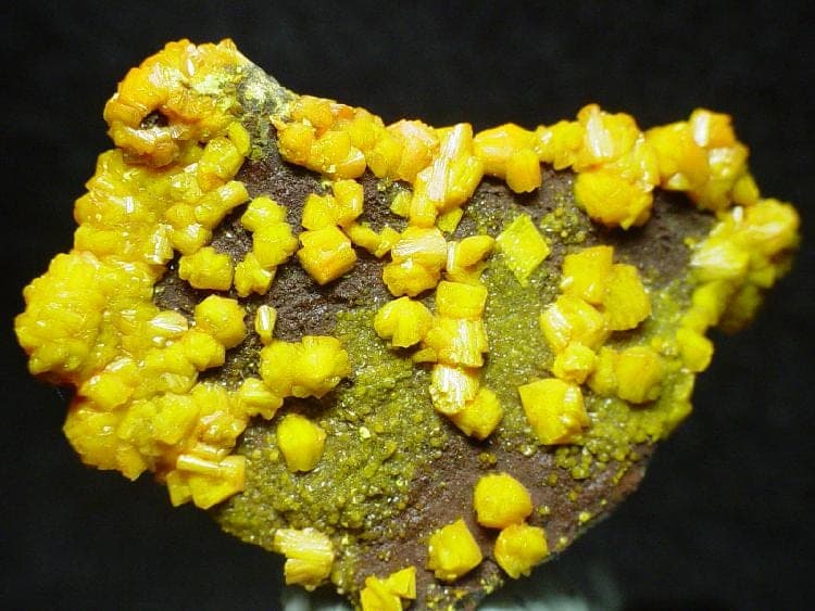 Mounanaite mineral