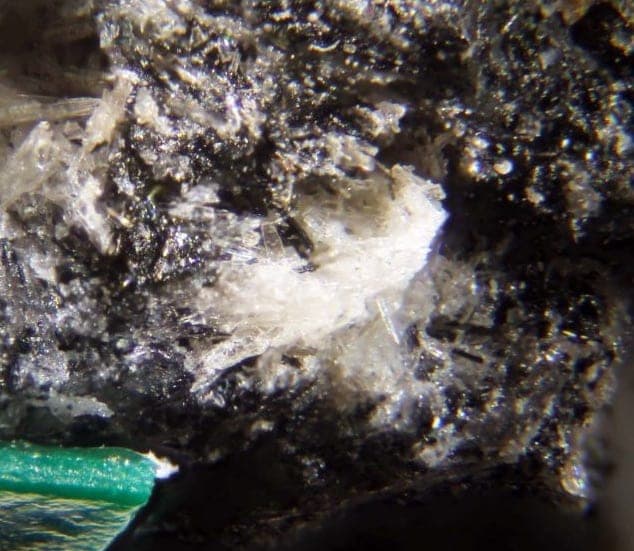 Nacareniobsite-(Ce) mineral — Nacareniobsite (Ce)