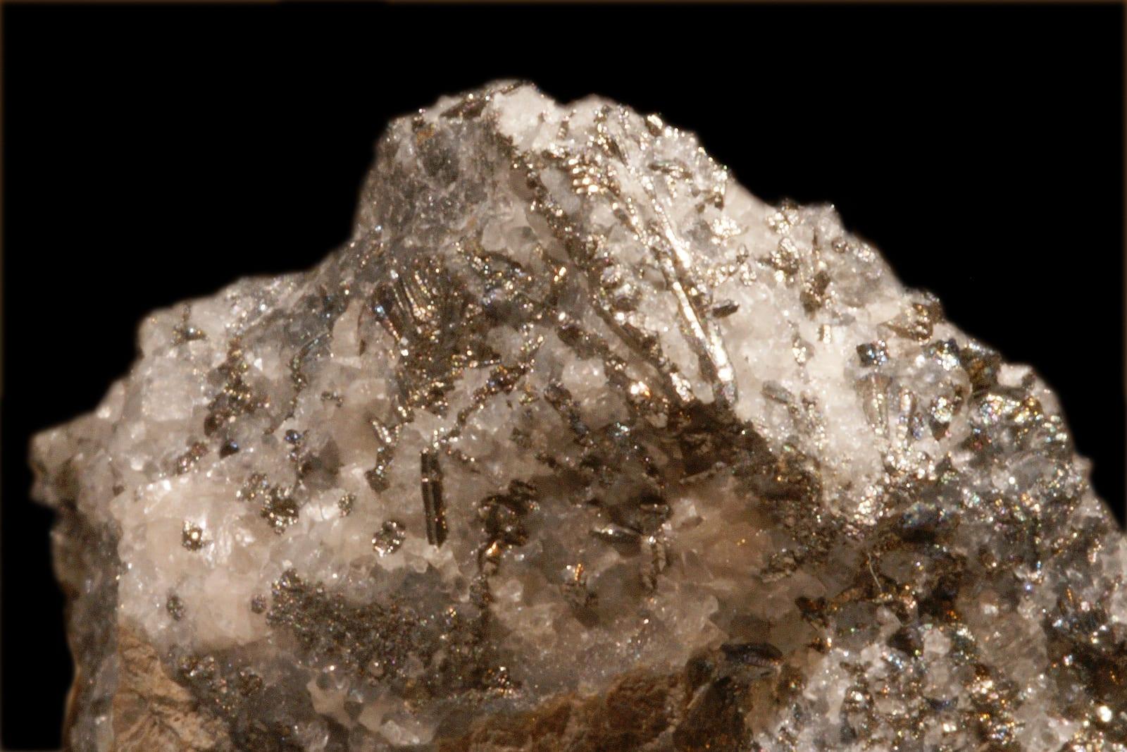 Nickelskutterudite mineral