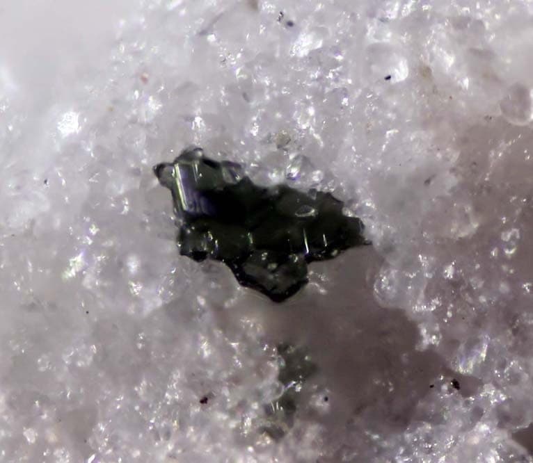 Oxycalcioroméite mineral — Oxycalcioroméite