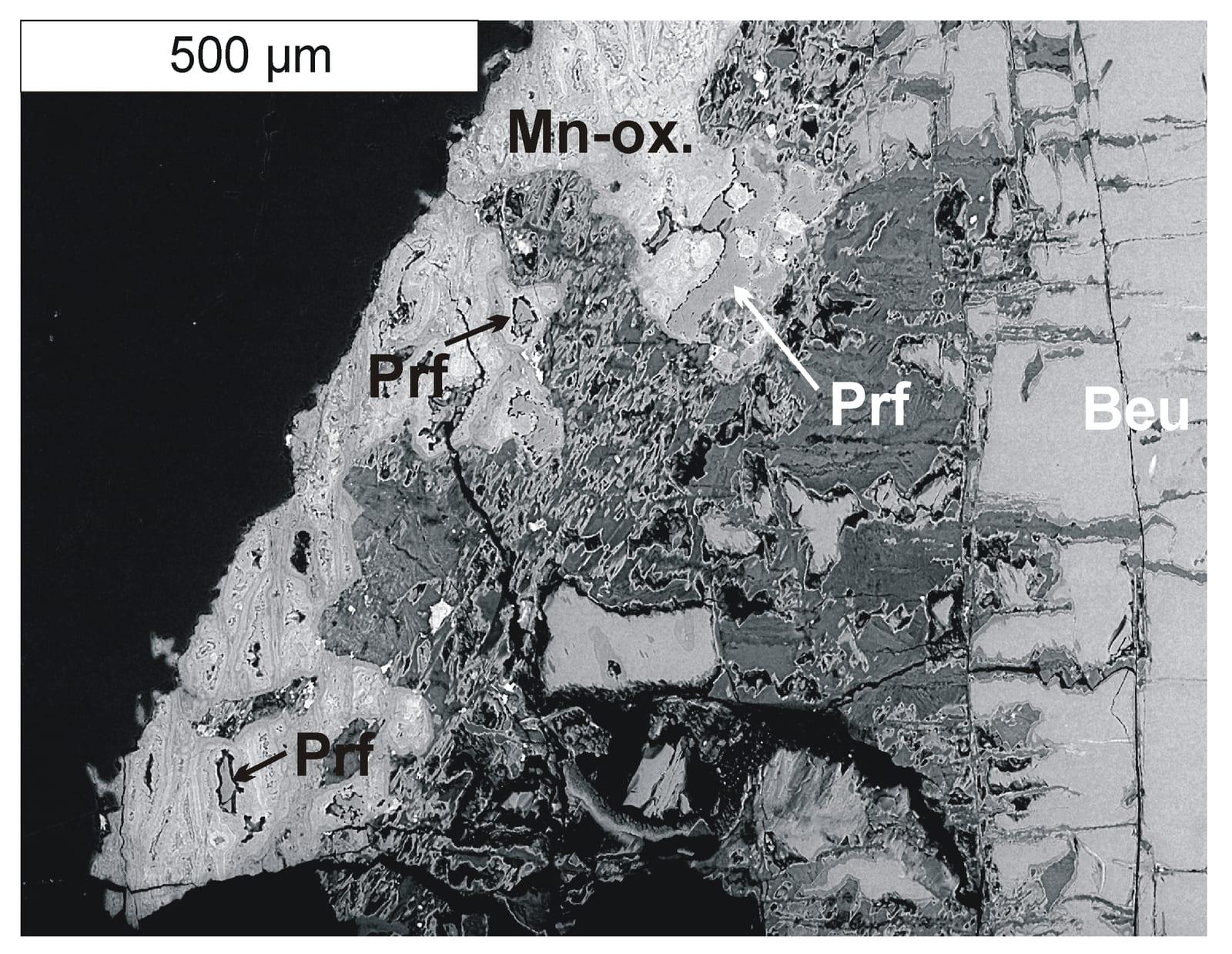 Parafiniukite mineral