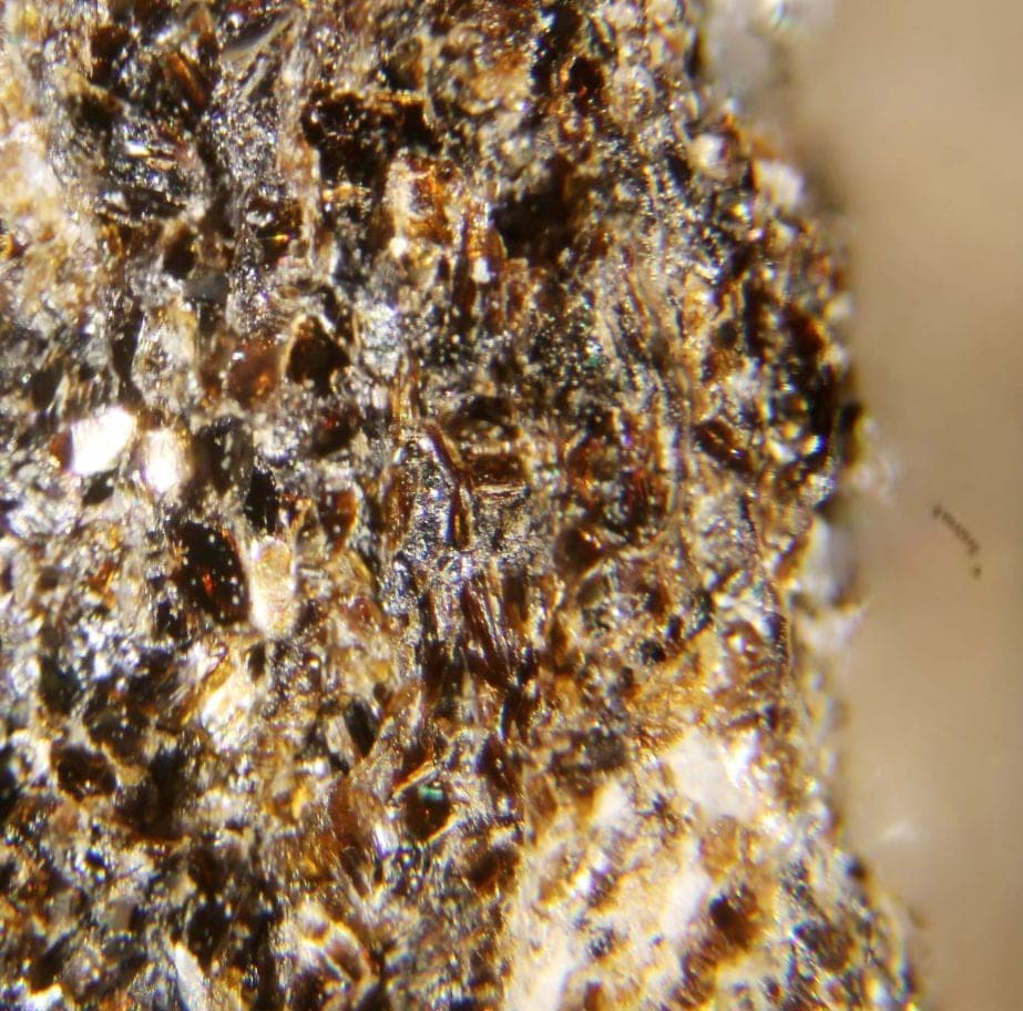 Parwelite mineral