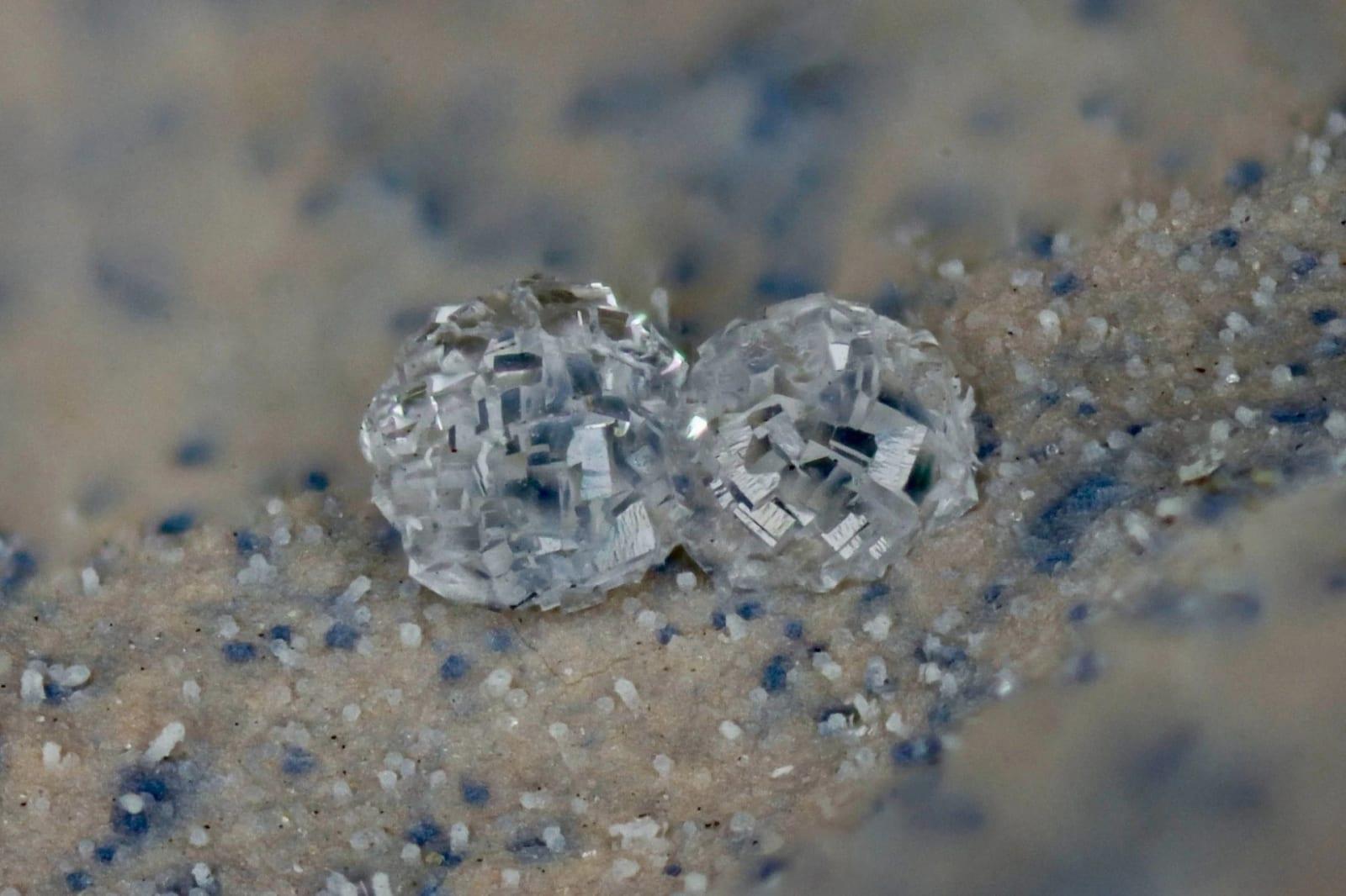 Paulingite-K mineral — Paulingite k