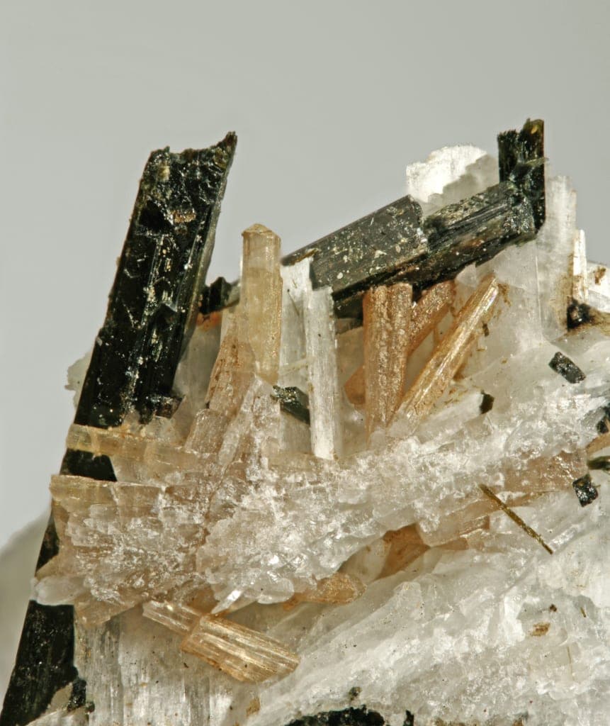 Petersenite-(Ce) mineral — Petersenite (Ce) 182040