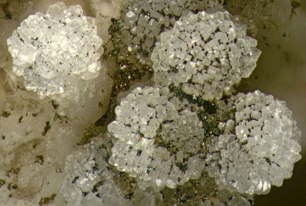 Phillipsite-K mineral — Phillipsite K 172191