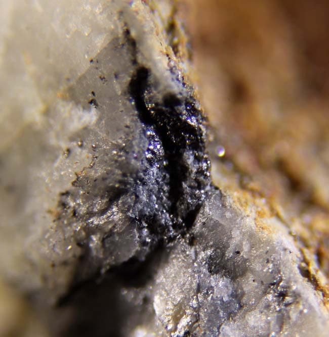 Pilsenite mineral