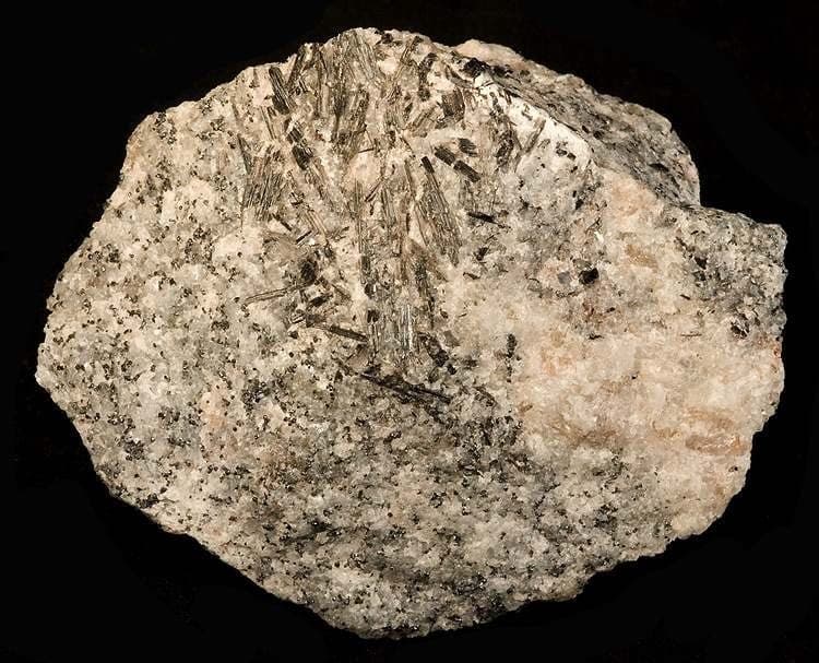 Pinakiolite mineral