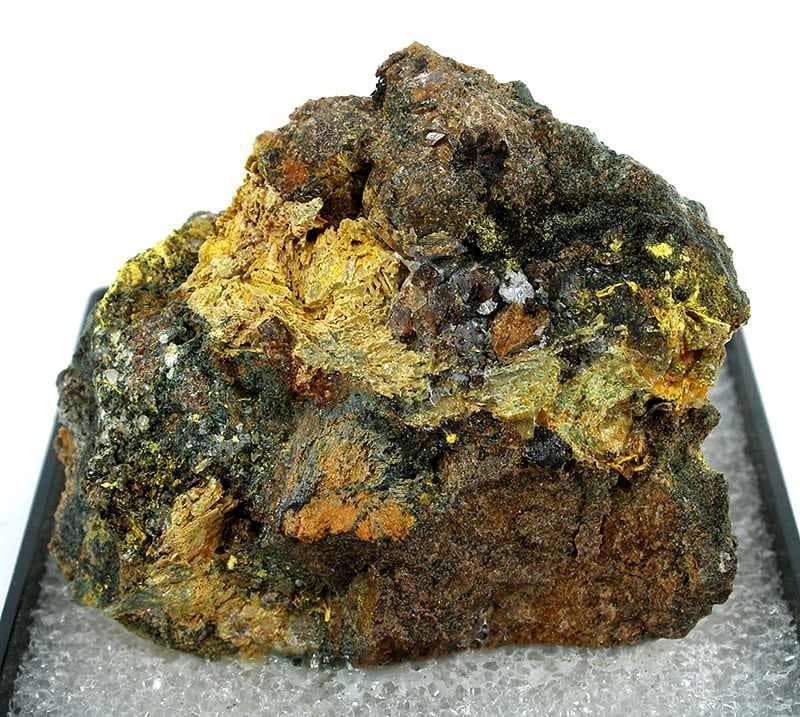 Pottsite mineral