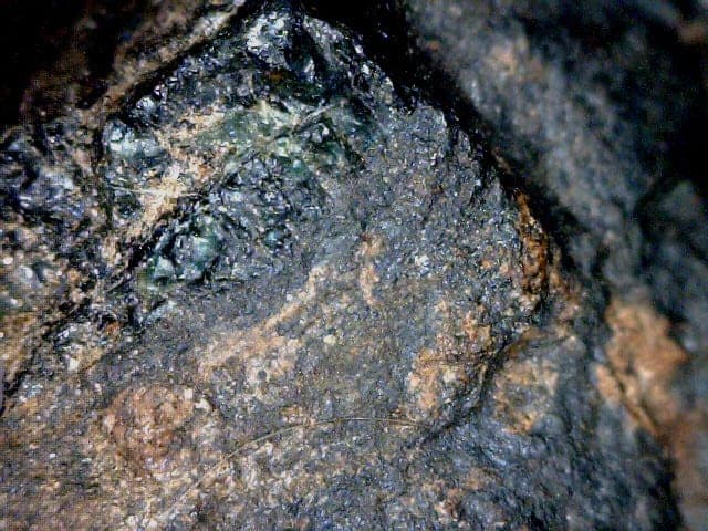 Qingheiite mineral